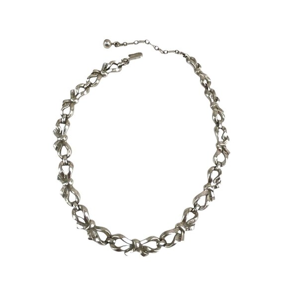 Trifari  Vintage Silver-Tone Interlocking Bow Chain Necklace Adjustable Lobster - Picture 4 of 6